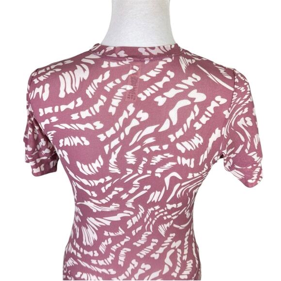 SKIMS Summer Mesh Raspberry Swirl Logo Sheer Short Sleeve Fitted Slim Top Shirt - Picture 6 of 11